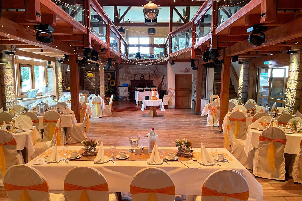 Landgasthof und Landhotel Heidekrug - Angebot Heidescheune mit kleiner Bühne