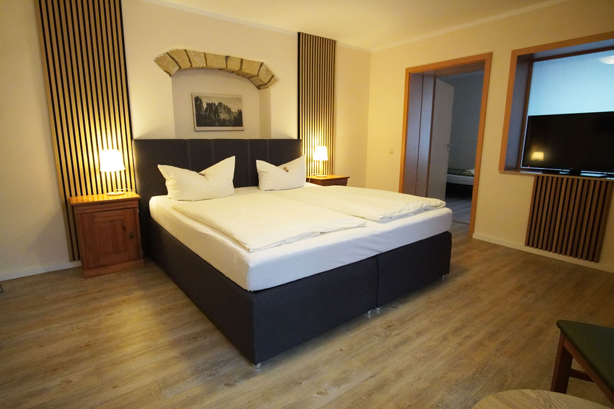 Landgasthof und Landhotel Heidekrug Cotta - Doppelzimmer mit Flat-TV